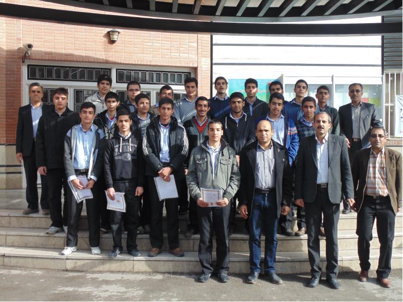 (3)تقدیر از ستارگان و برترین ها در نیمسال اول93