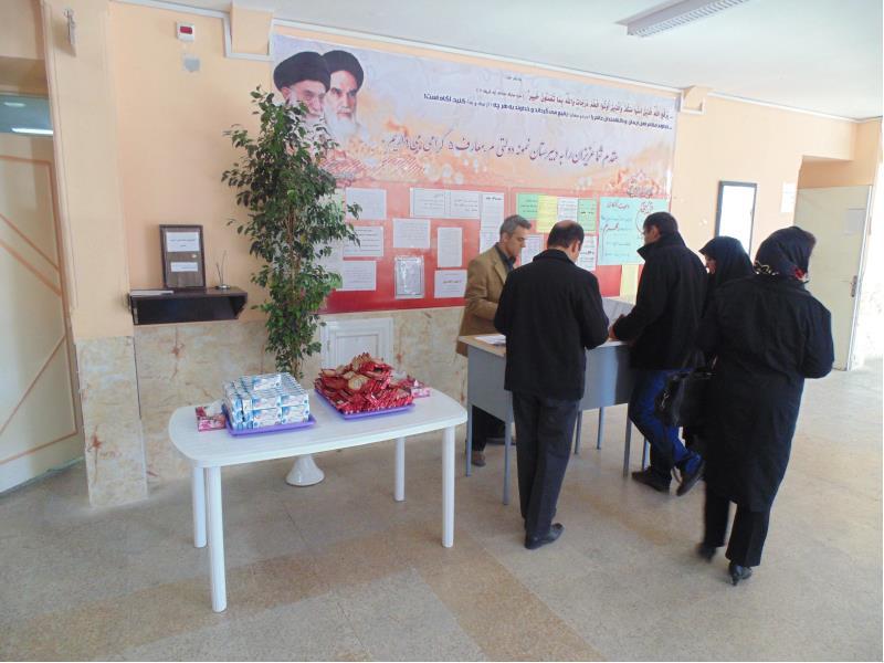 دیدار با دبیران و تحویل کارنامه مستمر1