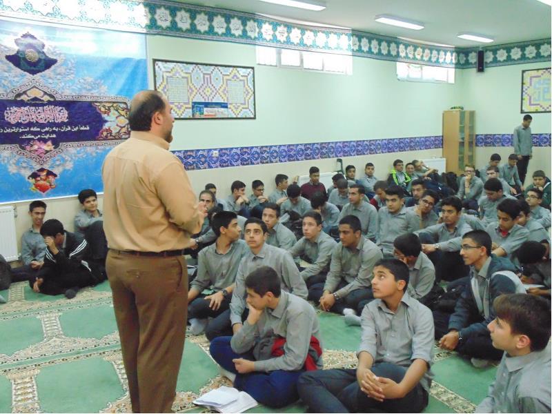 برگزاری نماز جماعت ظهر و عصر